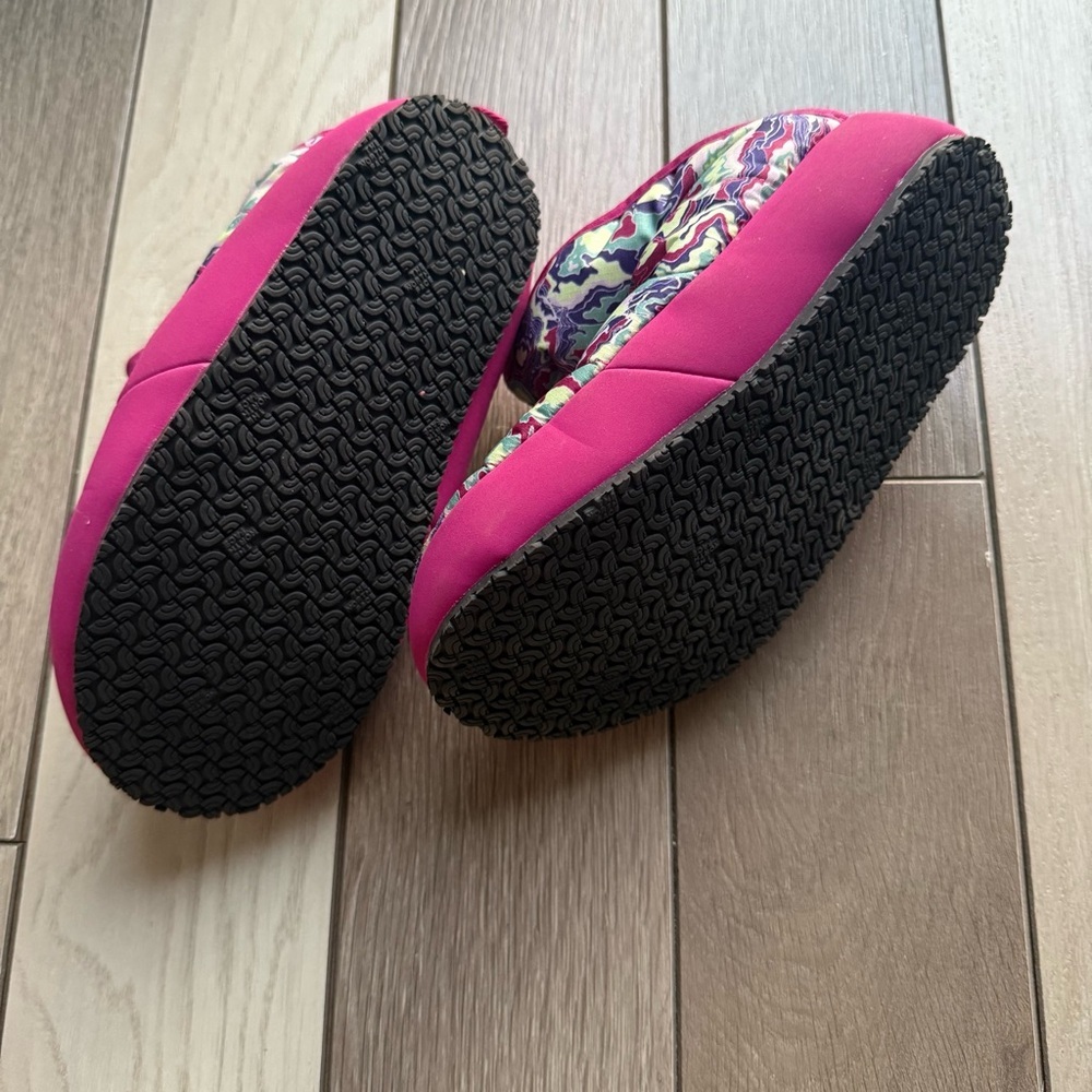 The North Face Bright Pink Footwear - Picture 4 of 5